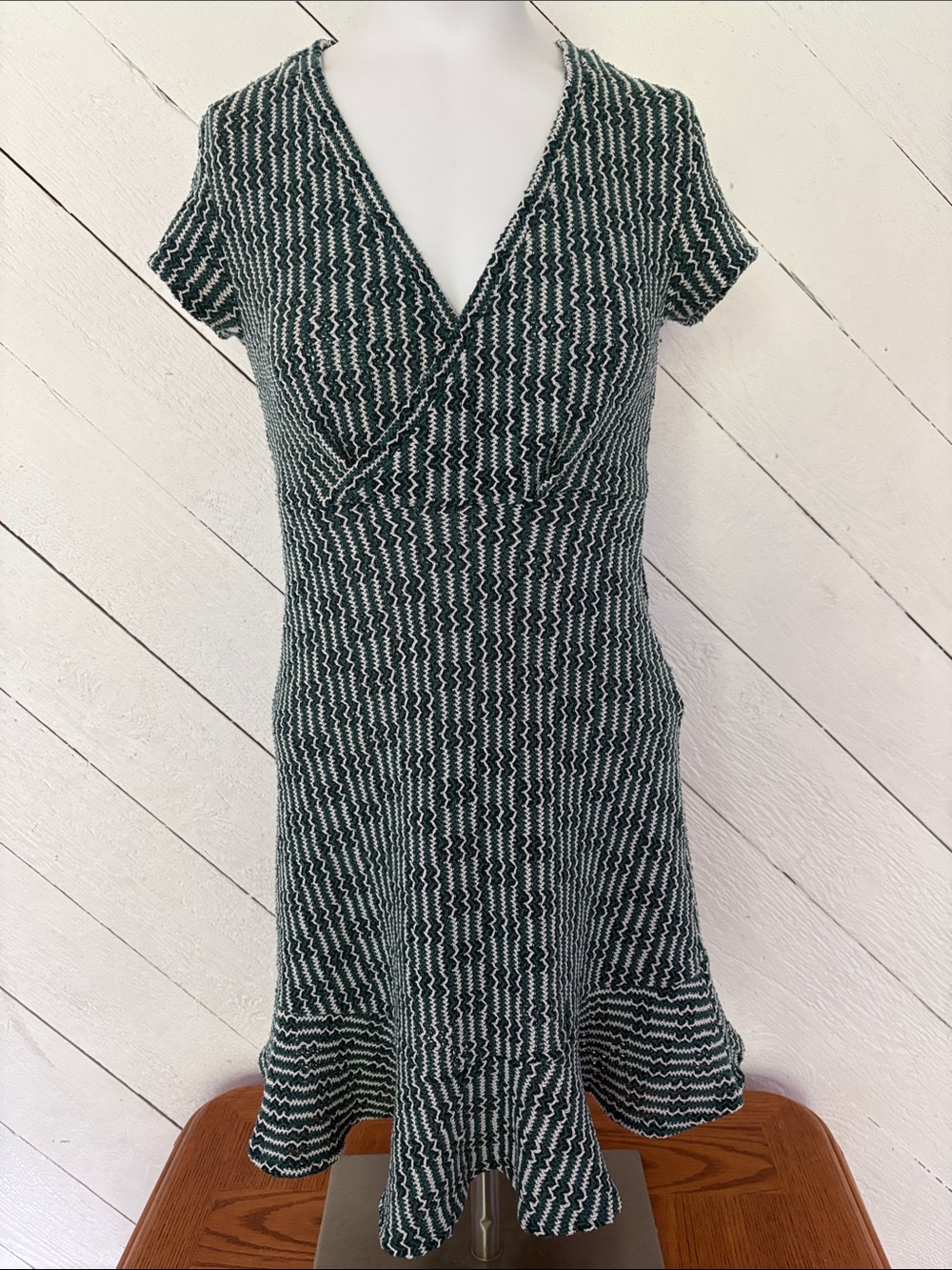Francesca's Mi Ami Janelle Green White Chevron Knit Wrap Dress Women’s Size XXS!